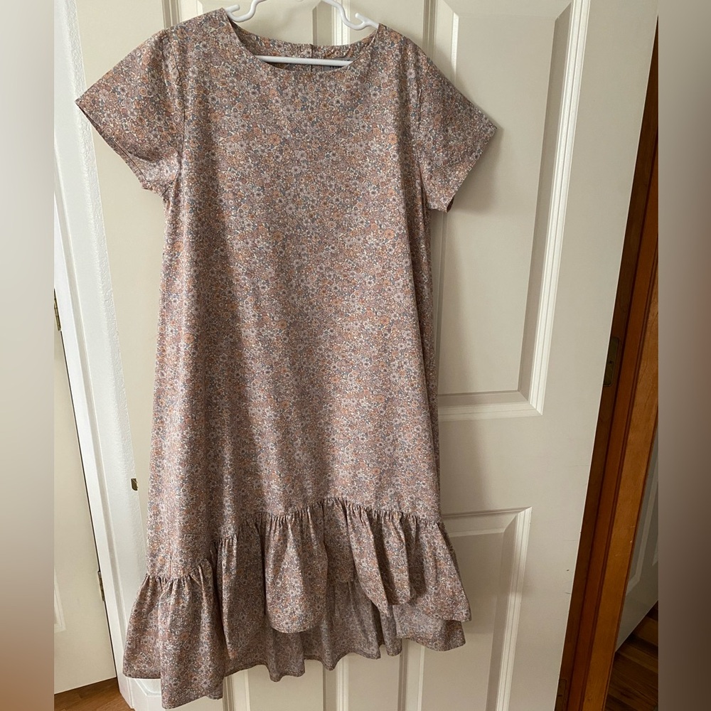 Tan Cream Blouse with Mandarin Collar and Long Sleeves - Picture 2 of 6